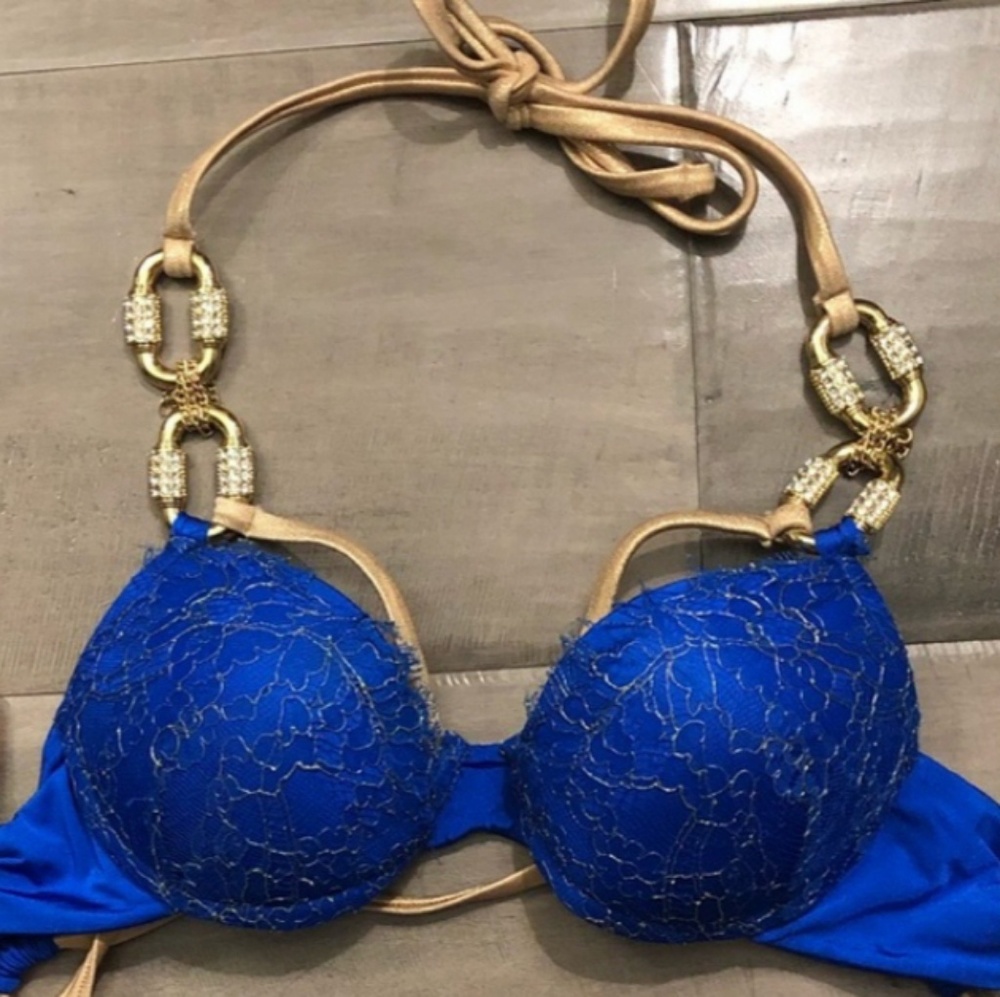 Beach Bunny Madagascar Glam pushup top